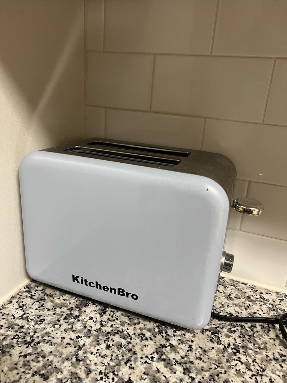 2-Slice Toaster in White and Stainless Steel